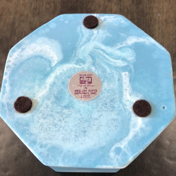 Marble look box with embossed floral design. Blue and white storage box. - Picture 6 of 6